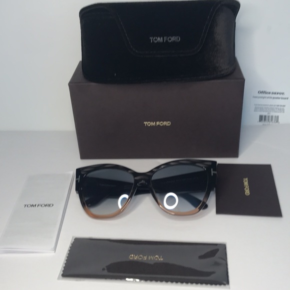 Tom Ford Women's Anoushka Oversized Butterfly Sunglasses FT0371 - Picture 12 of 16